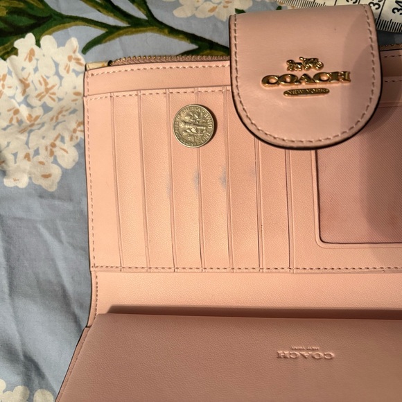 Coach Cream Floral Tech Wallet Wristlet - Picture 3 of 8